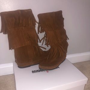 Fringe boots